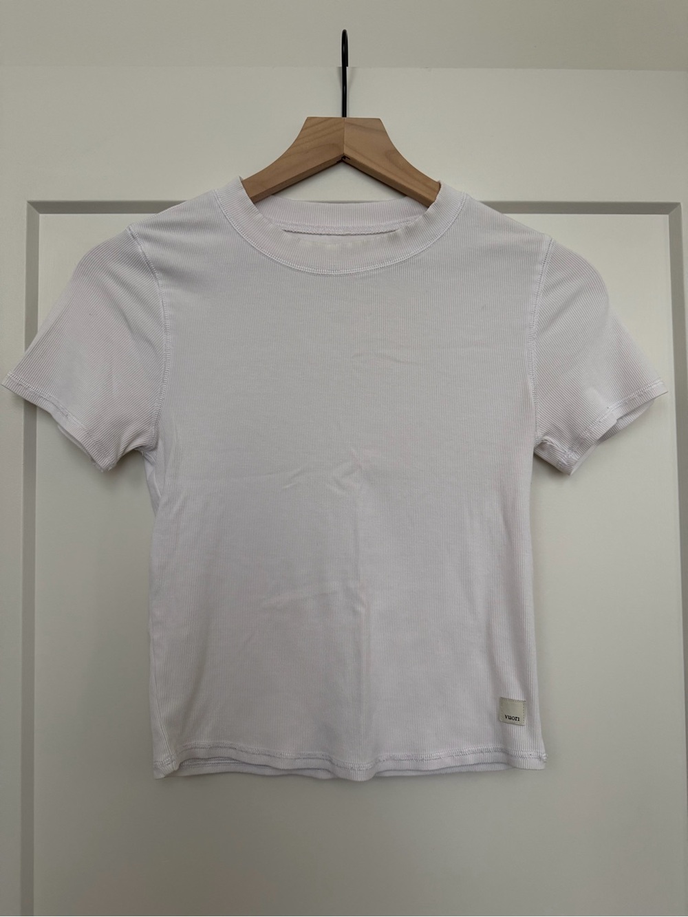 Vuori Fitted Pose Tee - Picture 3 of 4